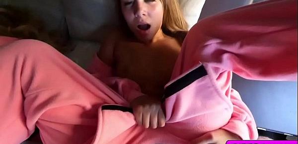  Richie wakes up horny teen Liza a mouthful with his big cock swallowed!